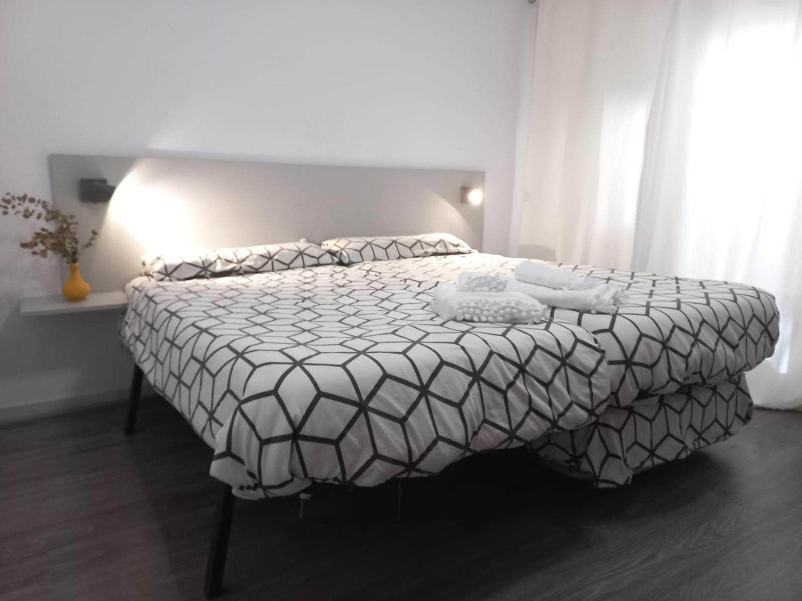 Apartamentos Centricos A 10 Min De La Playa Almeria Bagian luar foto